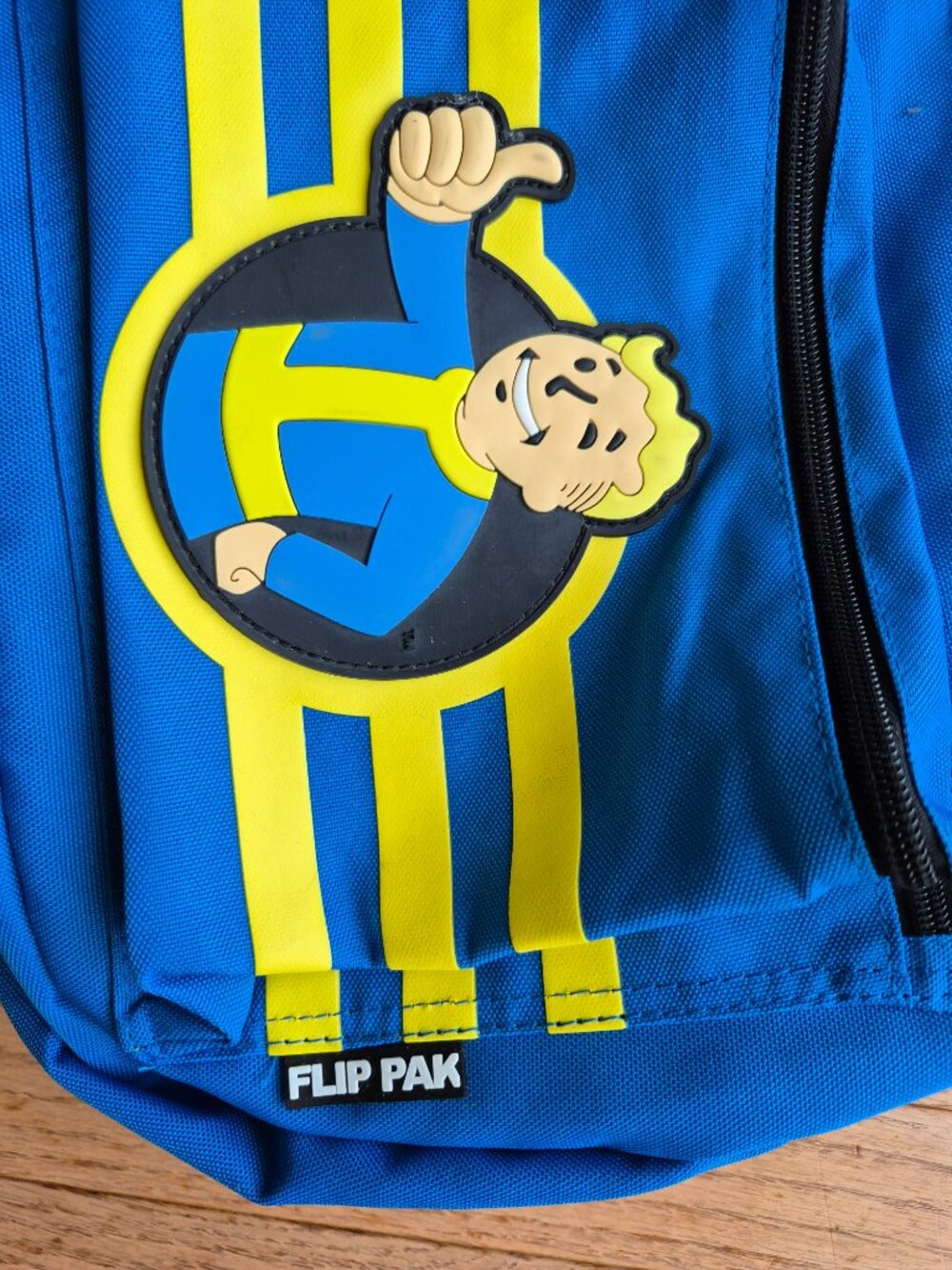 Fallout 4 Vault Reversible Backpack - Picture 8 of 14
